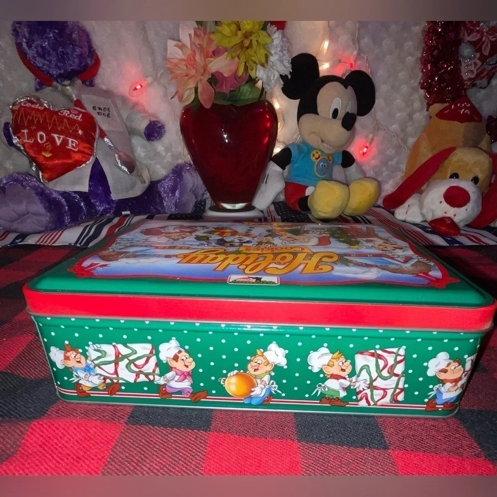 KEEBLER Vintage Holiday Cookies Tin 8 X 6 X 2